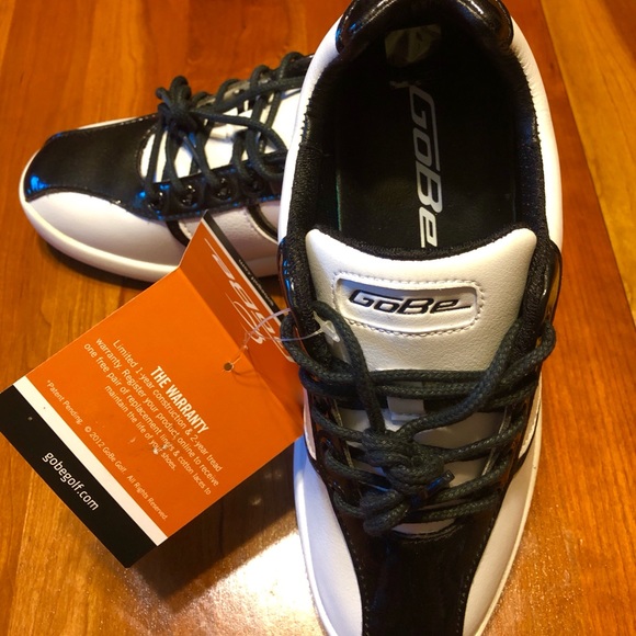 GoBe Women’s Golf Shoes with Talon Treads! - Picture 3 of 6